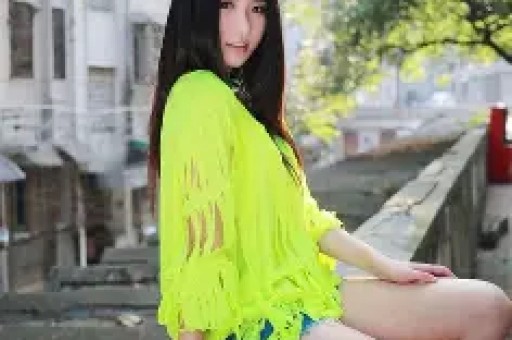 韩红口碑崩塌黑历史被扒官媒出手锐评句句说到打工人心坎里