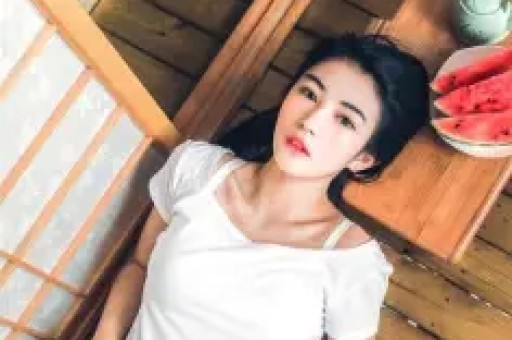 网红直播时被警方当场带走！国际大牌全是假货
